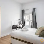 Natural House By Livework Apartment *